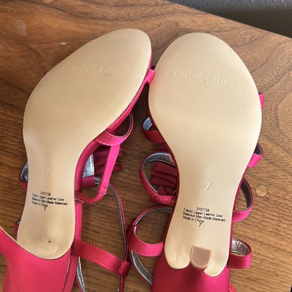 Kelly & Katie Pink Floral Heels - Picture 4 of 5